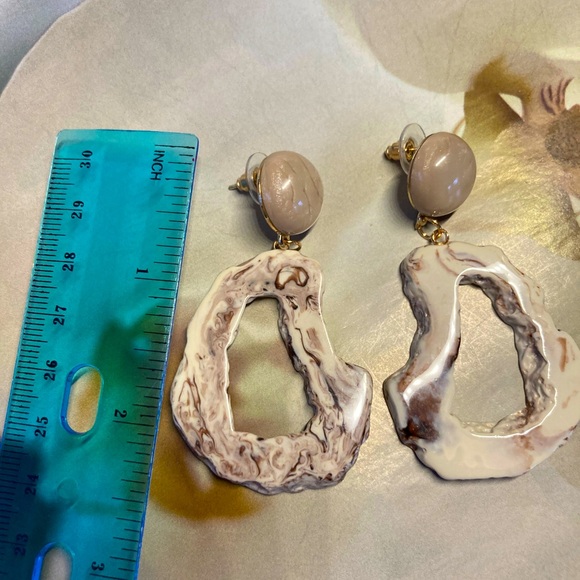 Fashion Big Acrylic Earrings - Picture 4 of 4